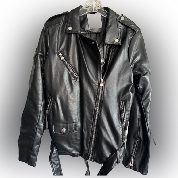 Pull & Bear Too Chic For You Black Motorcycle Leather Jacket - Picture 2 of 3